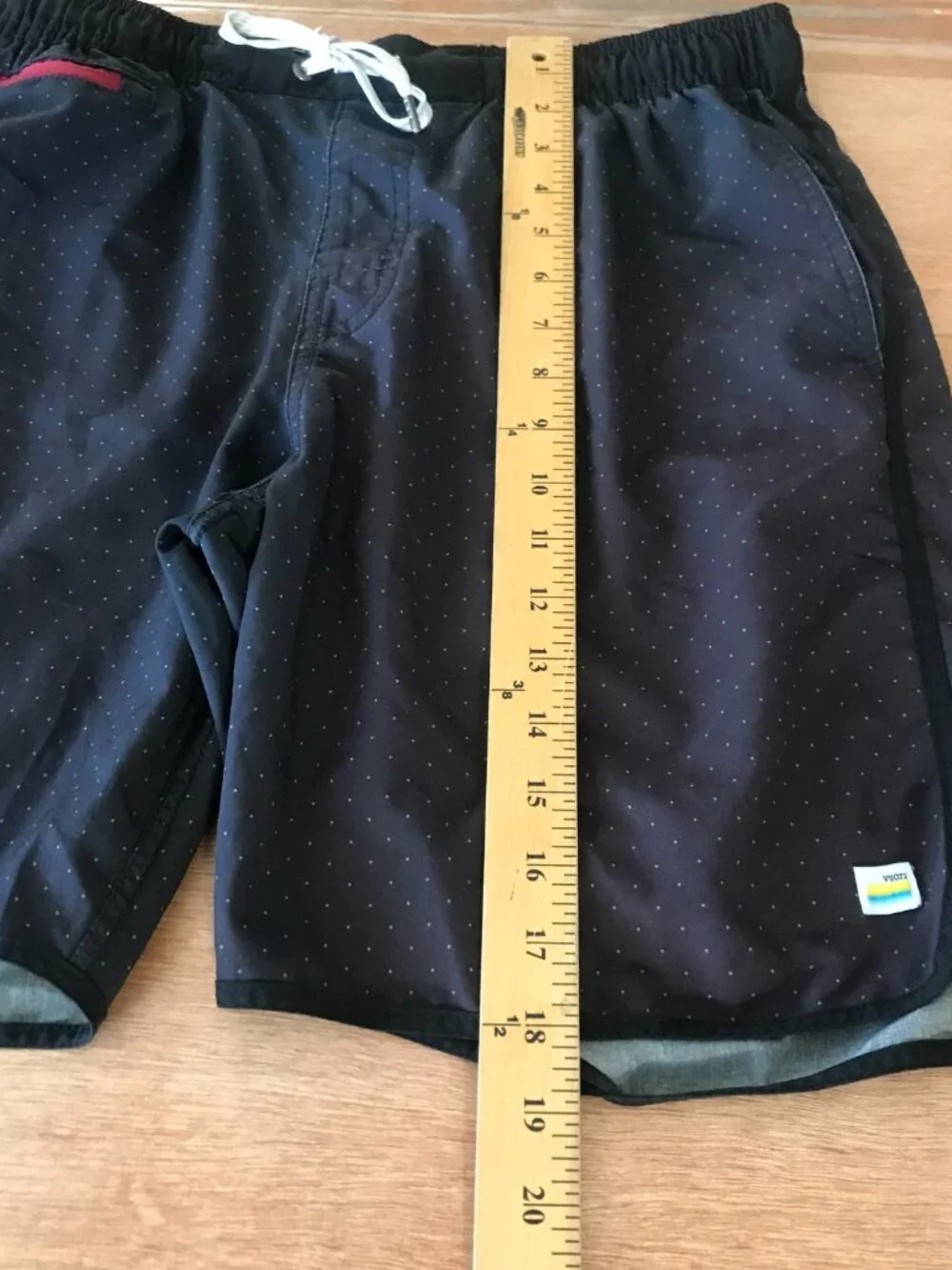 Vuori Banks Athletic Hybrid Shorts Men L Black Polka Dots Zip Pocket Athleisure